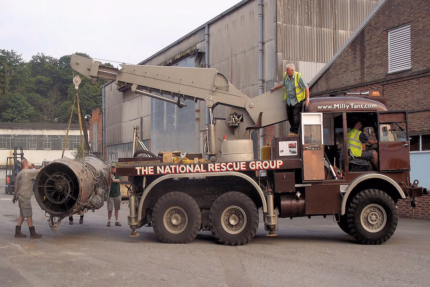 Engine transport