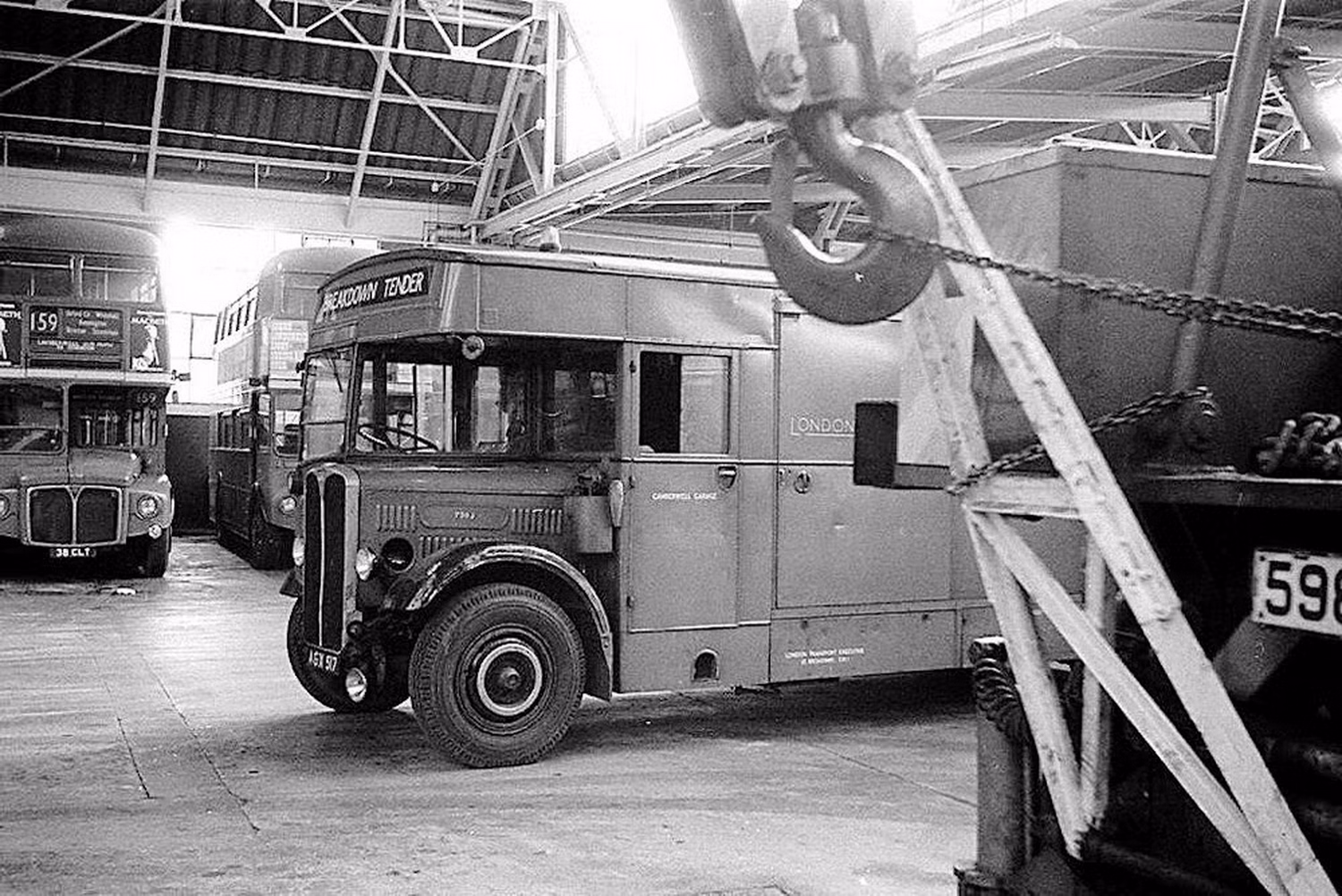 Auxiliary tender 739J